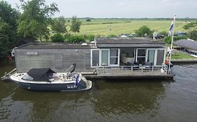Luxe Woonboot Unieke Locatie Friesland Alde Feanen
